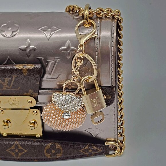 Authentic Louis Vuitton Lock & Key with unbranded Pearl Keycharm, Keychain - Picture 2 of 8